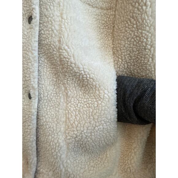 Levi's Strauss Women's Long Sherpa Trucker Style Snap Button/ Zipper Coat - Picture 3 of 7